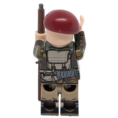 Britischer Fallschirmjäger mit Ausrüstungsgurt – Custom Minifigur