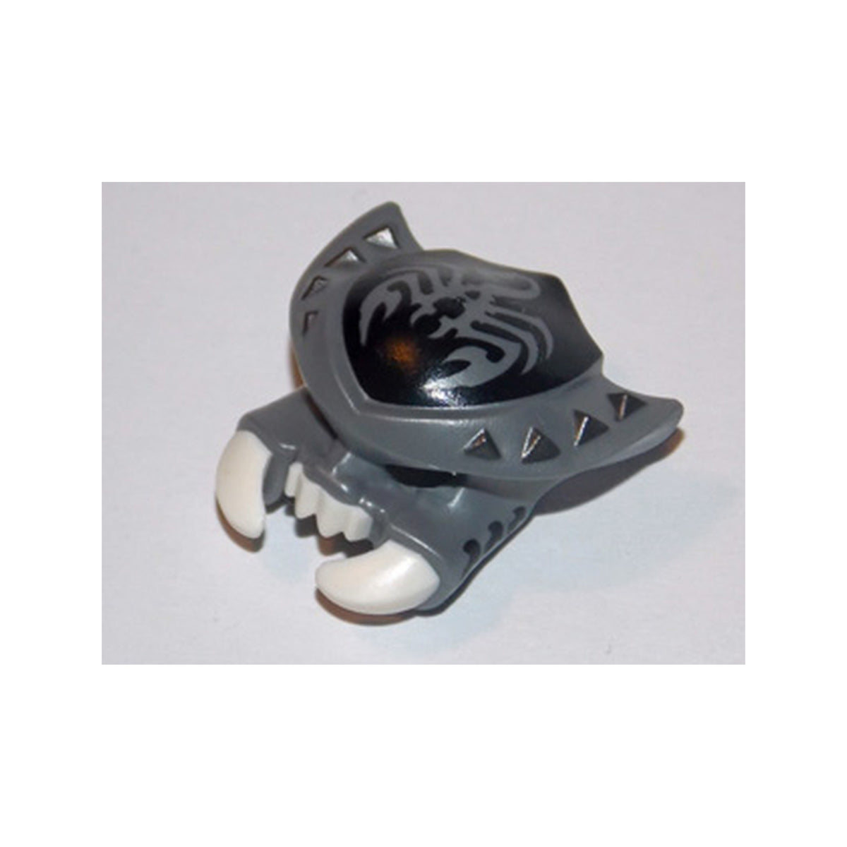 LEGO® Minifigure, Headgear Mask Scorpion with Molded White Fangs and Pincers and Printed Dark Silver Spikes and Black Scorpion Background Pattern 15475pb02 silber