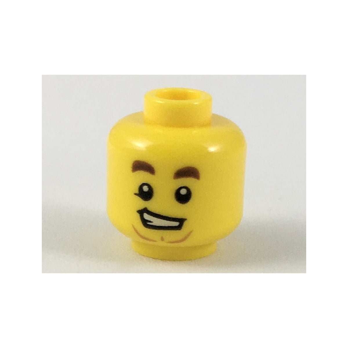 LEGO® Minifigure, Head Reddish Brown Eyebrows, Lopsided Open Grin with Teeth, Medium Nougat Anchor Beard Pattern 3626pb2146 gelb