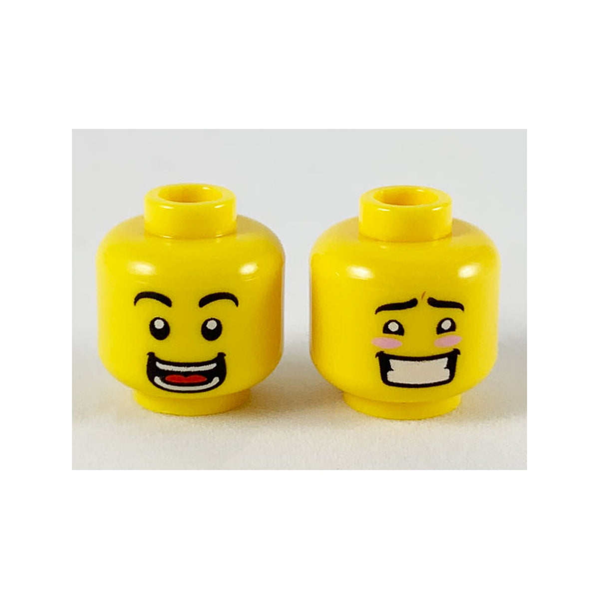LEGO® Minifigure, Head Dual Sided Black Eyebrows, Wide Open Smile with Teeth and Tongue / Blushing with Teeth Pattern 3626pb2462 gelb