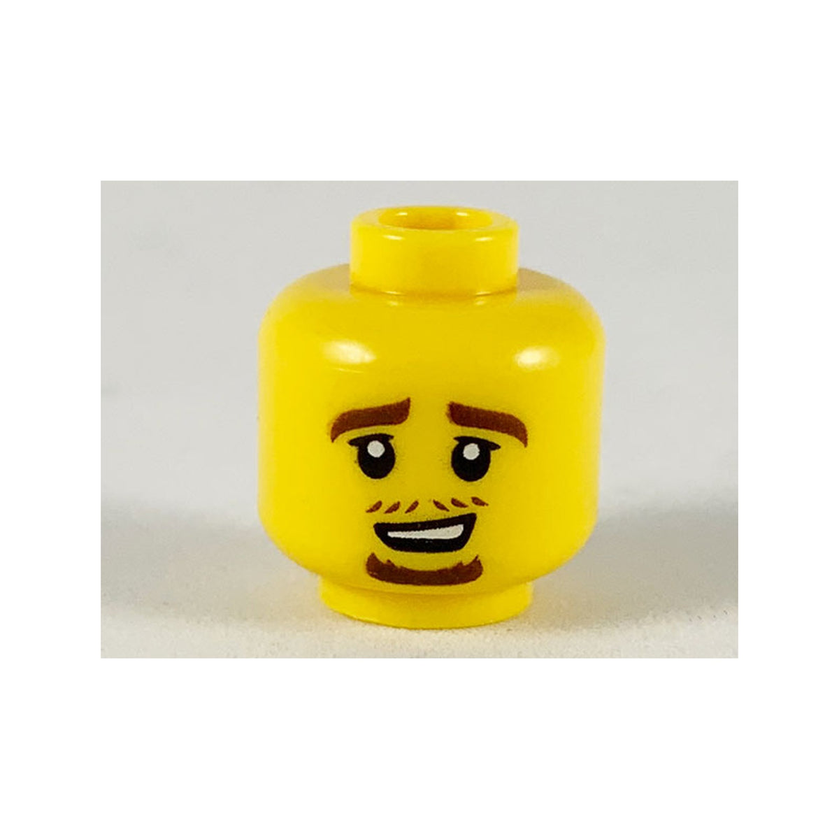 LEGO® Minifigure, Head Reddish Brown Eyebrows, Moustache Stubble and Goatee Pattern 3626pb2473 gelb