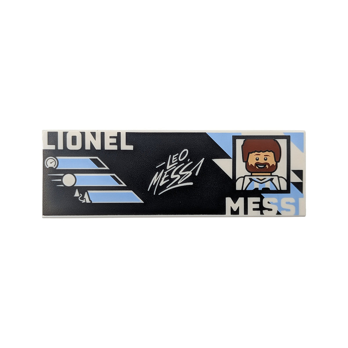 LEGO® Tile 2 x 6 with White 'LIONEL MESSI' and Signature, Reddish Brown and Bright Light Blue Portrait and Argentine Flag Colors on Black Background Pattern 69729pb242 weiss