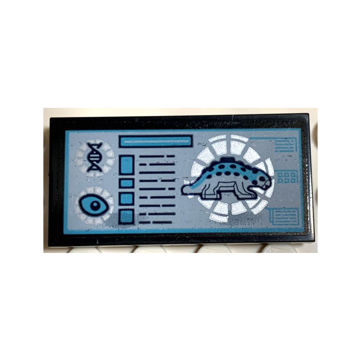 LEGO® Tile 2 x 4 with Ankylosaurus Dinosaur, Eye and DNA Double Helix Pattern (Sticker) - Set 75939 87079pb1118 schwarz
