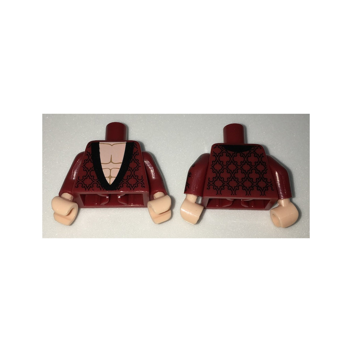 LEGO® Torso Dressing Gown Robe Brocade with Black Collar over Light Nougat Bare Chest Pattern / Dark Red Arms with Black Brocade Pattern / Light Nougat Hands 973pb2559c01 dunkelrot