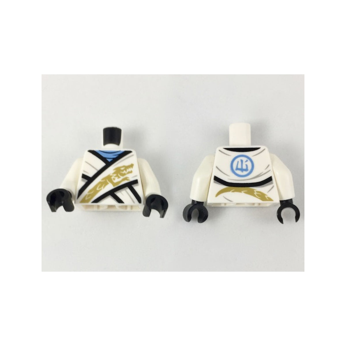 LEGO® Torso Ninjago Wrapped Robe with Bright Light Blue Neck Ruffle, Black Hems, Gold Dragon Pattern / White Arms / Black Hands 973pb3403c01 weiss