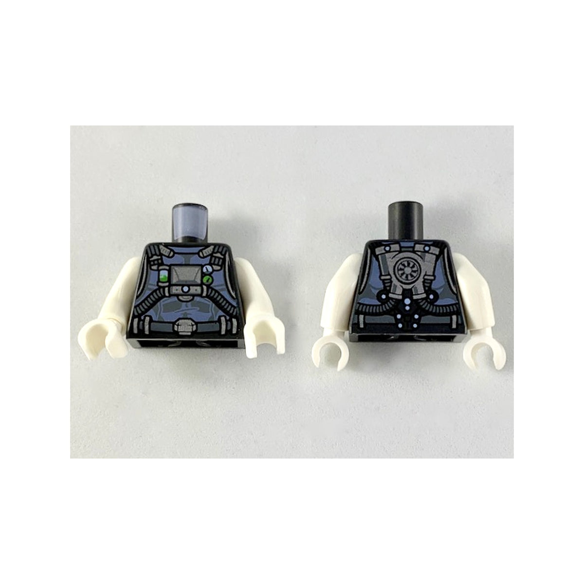 LEGO® Torso Armor with Sand Blue Highlights, Dark Bluish Gray Hoses, Silver Gear and Buckle Pattern / White Arms / White Hands 973pb3603c01 perldunkelgrau